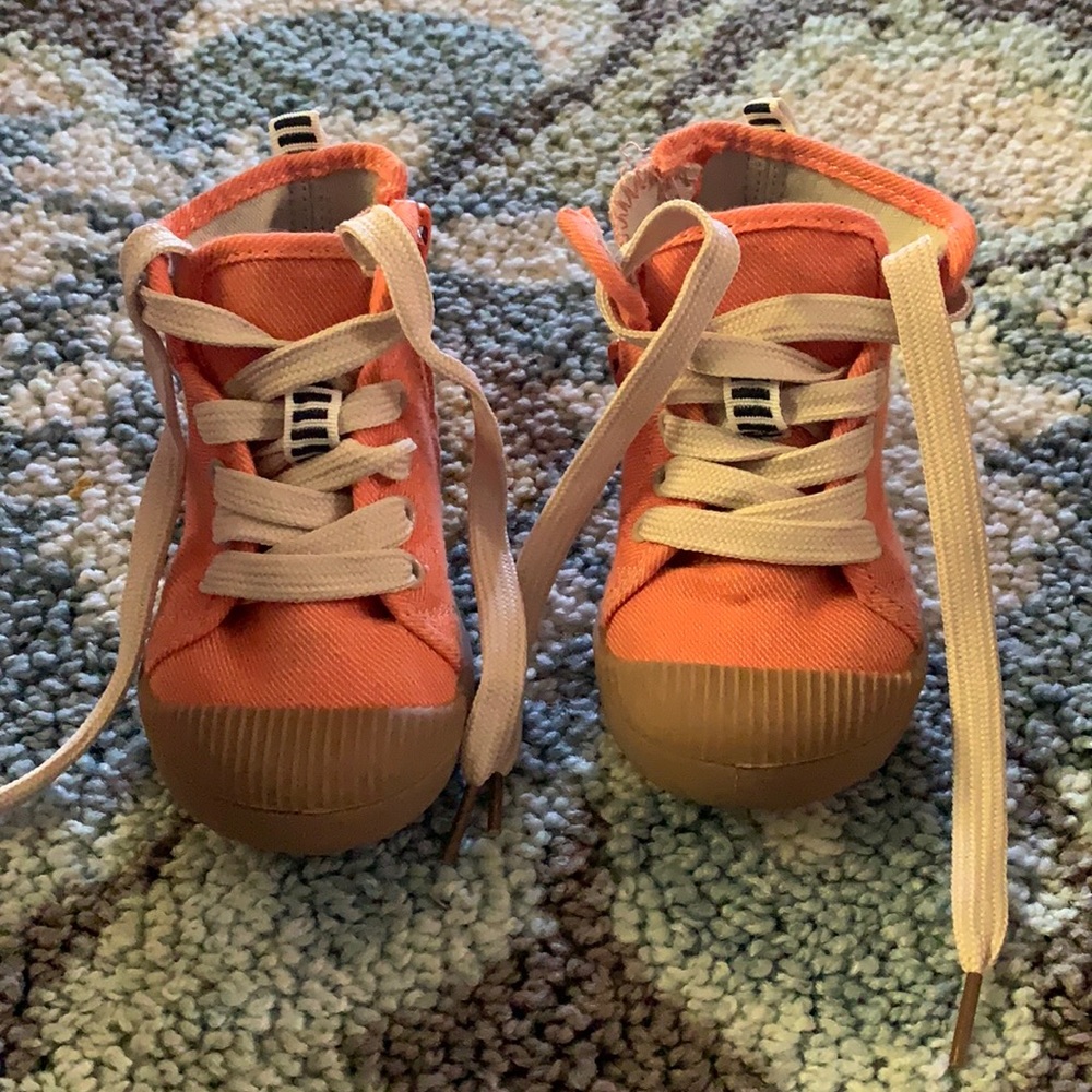 Cat and Jack zipper high top sneakers